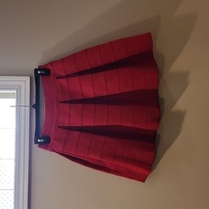 Express sz M red pleated skirt